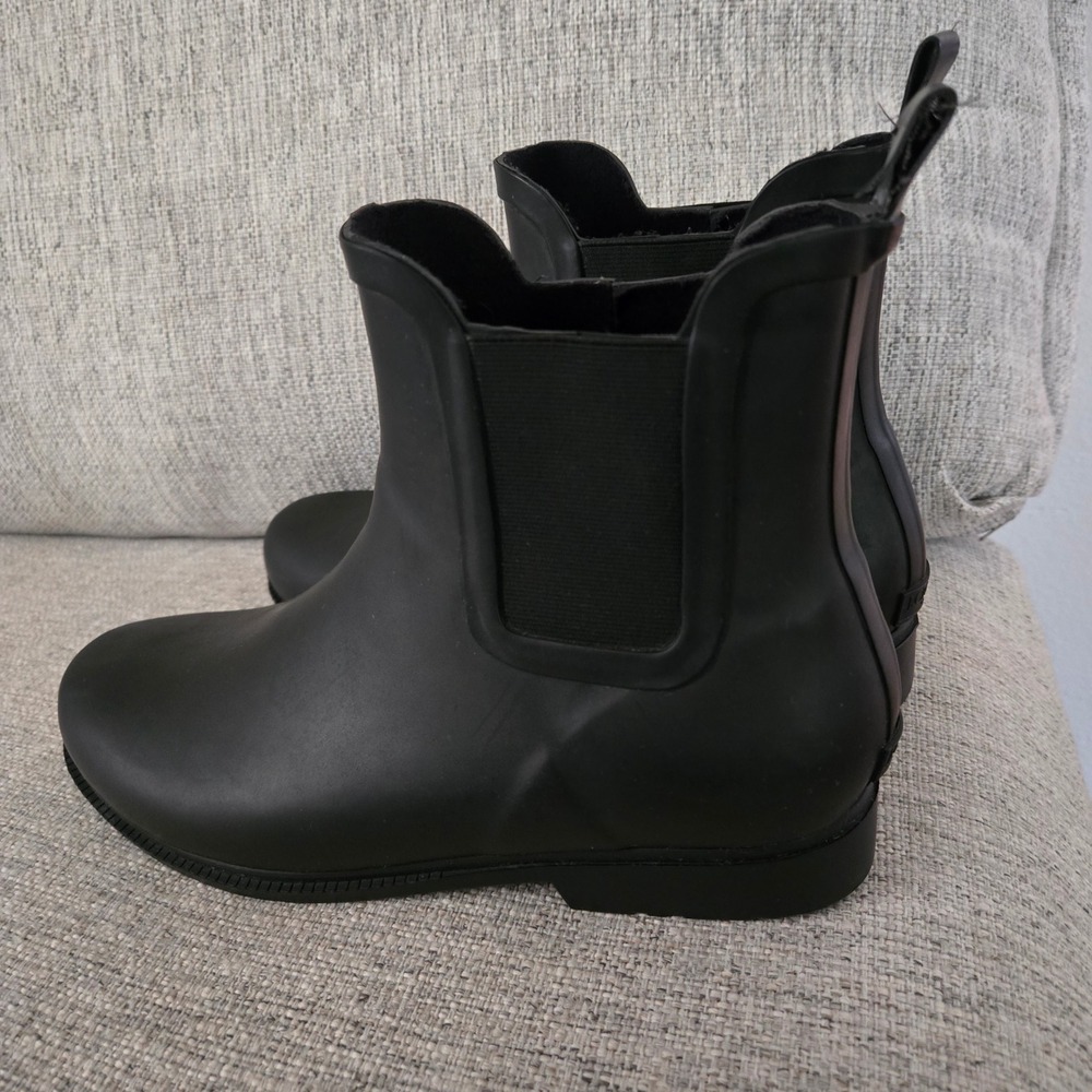 J.Crew Matte Black Rubber Chelsea Rain Boots Womens Size 9 Ankle Booties - Picture 2 of 5